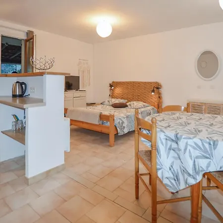 Apartment Awesome In Carcopino